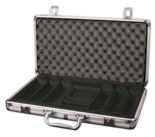 Aluminum poker chips case with room for 300 chips - Interior view